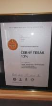 Zlatá pivní pečeť pro Černý Tesák 13%.